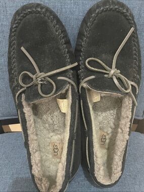 UGG  Moccasin Slippers